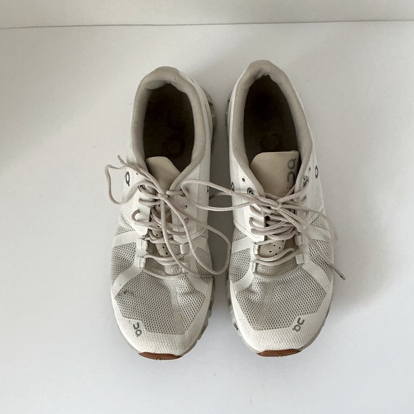 Women’s On Cloud Sneakers in White Sand Sz 8.5 - Picture 2 of 9
